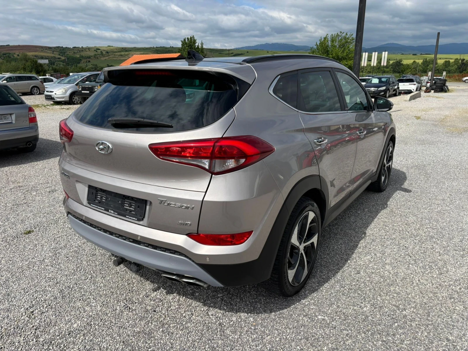 Hyundai Tucson 2.0crdi 4x4 Xpossible, снимка 9 - Автомобили и джипове - 54624764