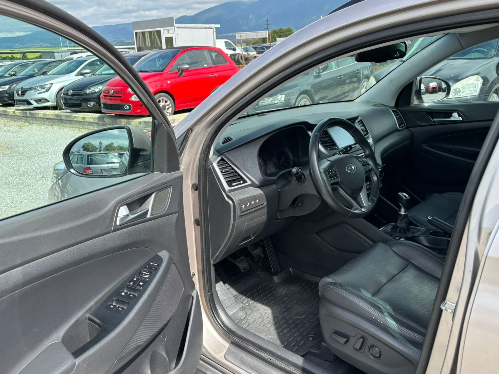 Hyundai Tucson 2.0crdi 4x4 Xpossible, снимка 8 - Автомобили и джипове - 54624764