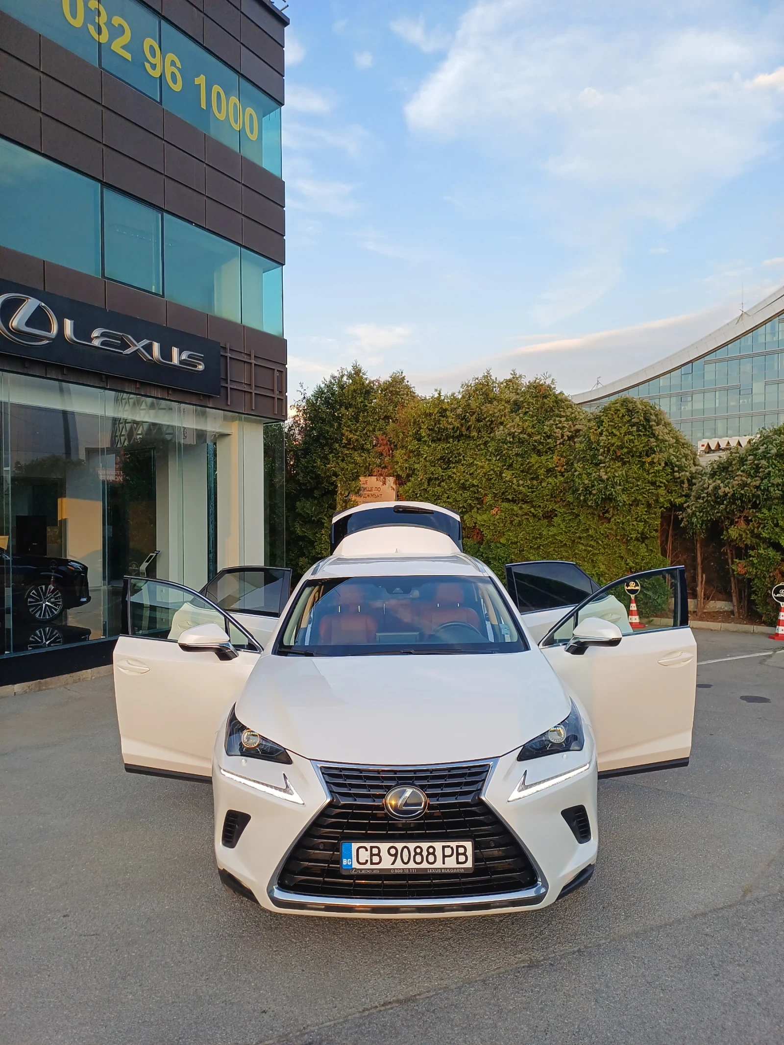 Lexus NX 300h, снимка 6 - Автомобили и джипове - 55658282