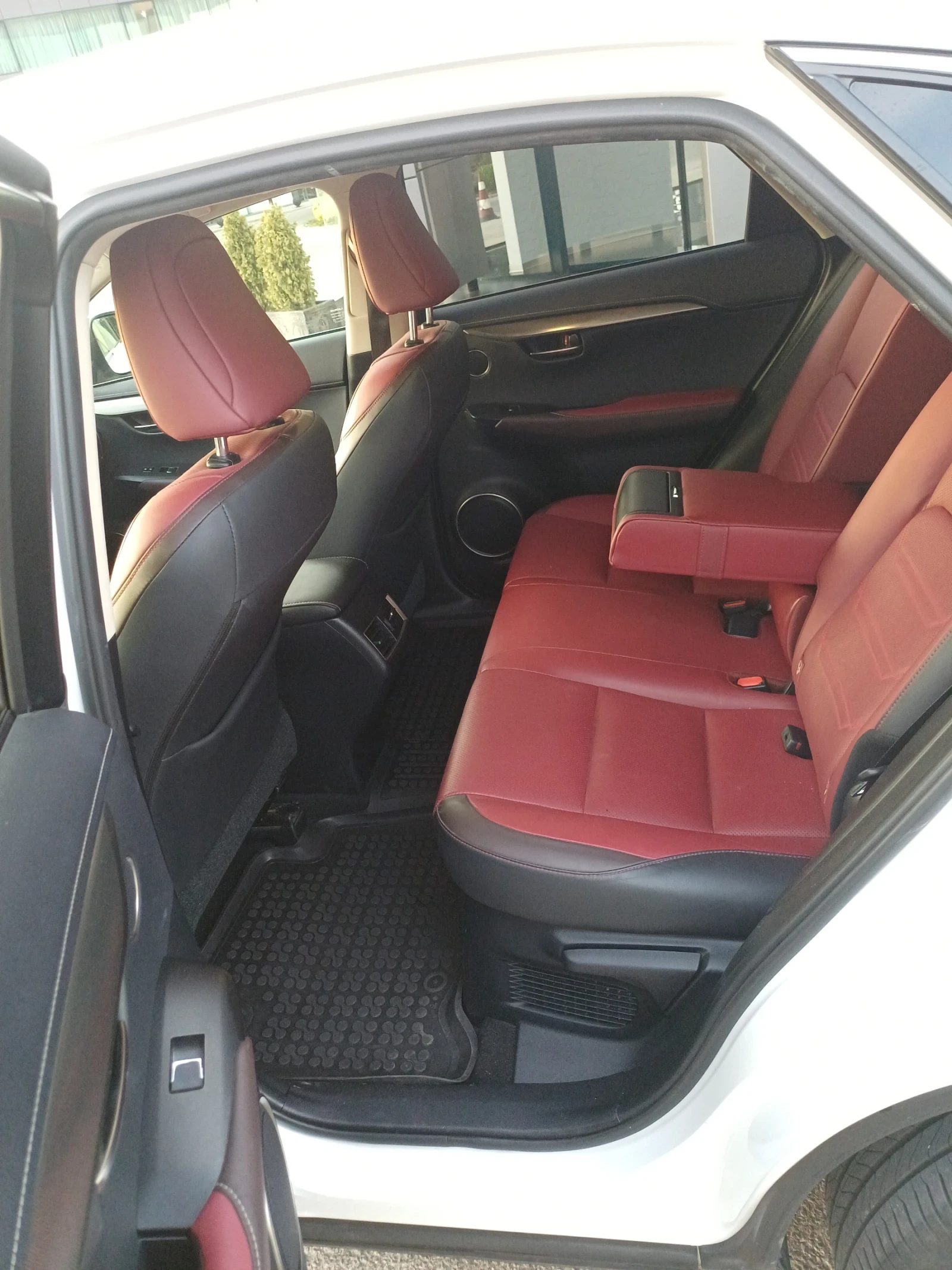 Lexus NX 300h, снимка 8 - Автомобили и джипове - 55658282
