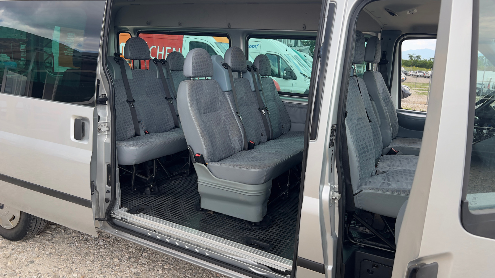 Ford Transit 2.2 140 коня 2х клима 9 места - изображение 6