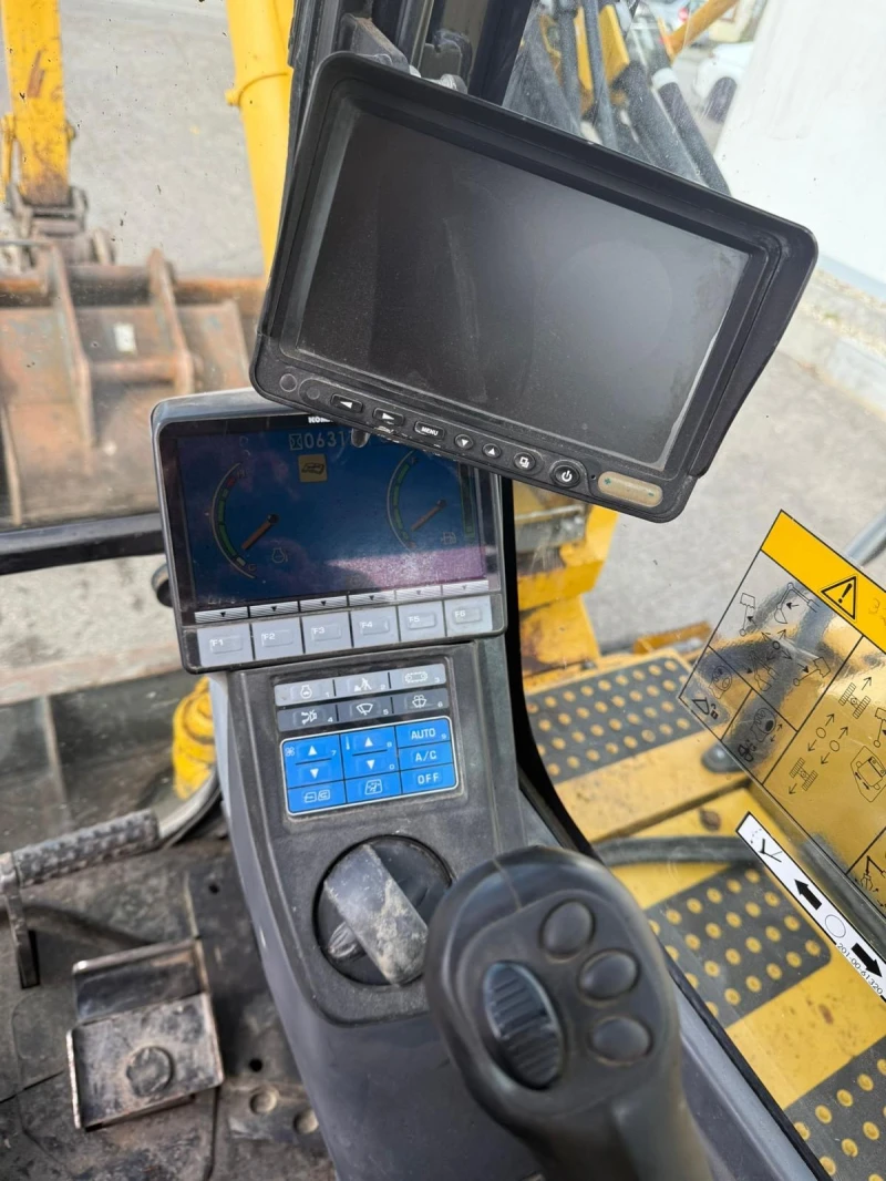 Багер Komatsu PC 118 MR + 3 БРОЯ КОФИ ЛИЗИНГ, снимка 12 - Индустриална техника - 48444756