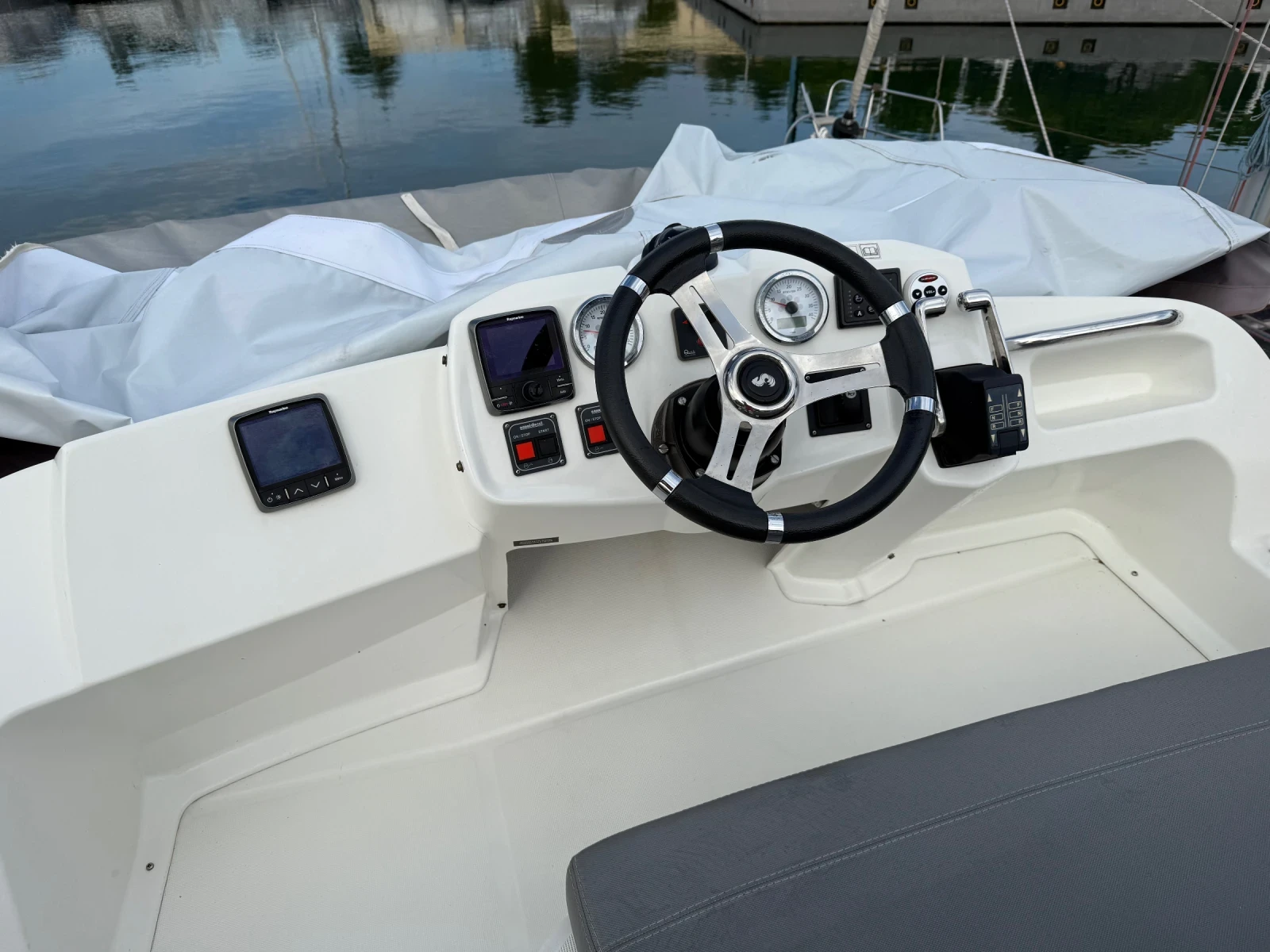   Beneteau Antares 32 | Mobile.bg   5