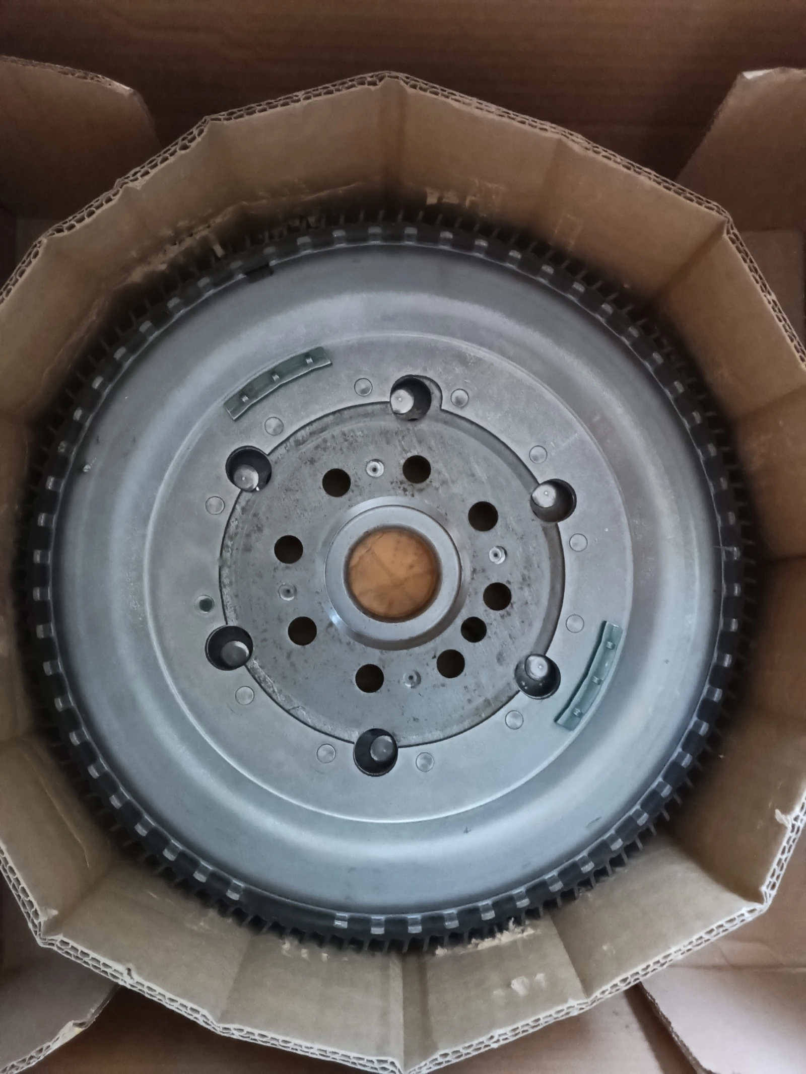 Двумасов маховик за FORD MONDEO TDCI 2006 MK3, снимка 3 - Части - 55666678