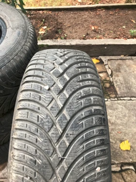 Гуми Зимни 195/65R15, снимка 2 - Гуми и джанти - 52409857