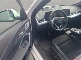 BMW iX1 xDrive30, снимка 9
