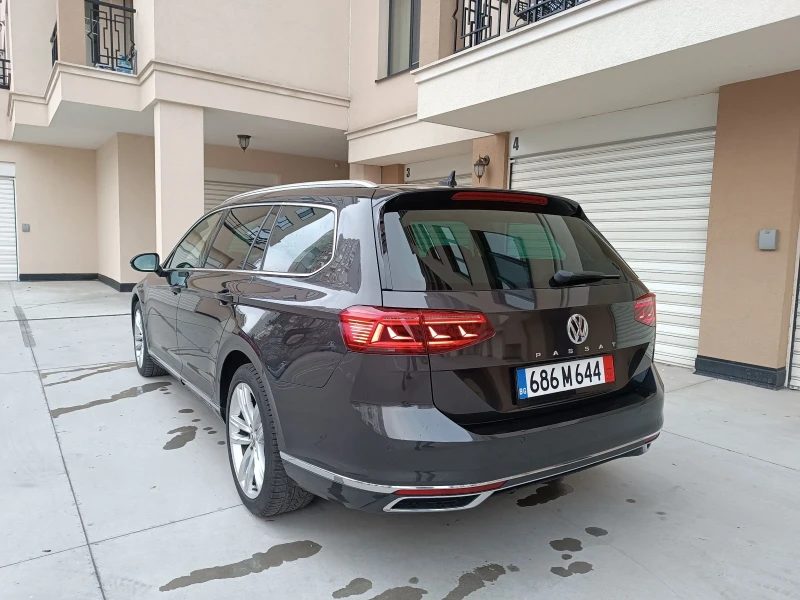 VW Passat Elegance, Digital, Matrix, Distronic, Обслужен, снимка 3 - Автомобили и джипове - 48356166