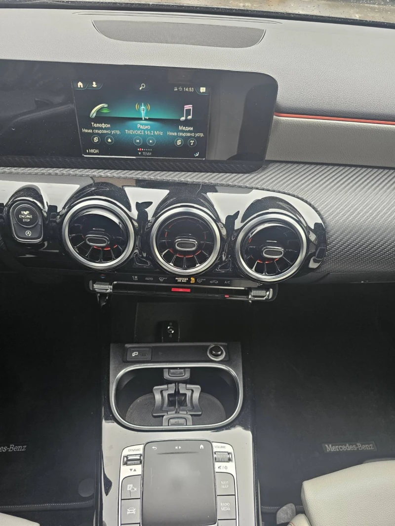 Mercedes-Benz A 180 1.3 TCe 136 hp, снимка 10 - Автомобили и джипове - 53284783