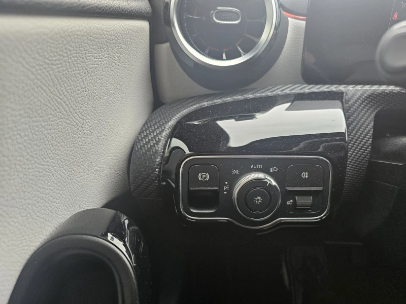 Mercedes-Benz A 180 1.3 TCe 136 hp, снимка 11 - Автомобили и джипове - 53284783