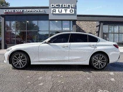 BMW 330 * 330i xDrive Sedan * CARFAX * ЦЕНА ДО БГ, снимка 3 - Автомобили и джипове - 54785364