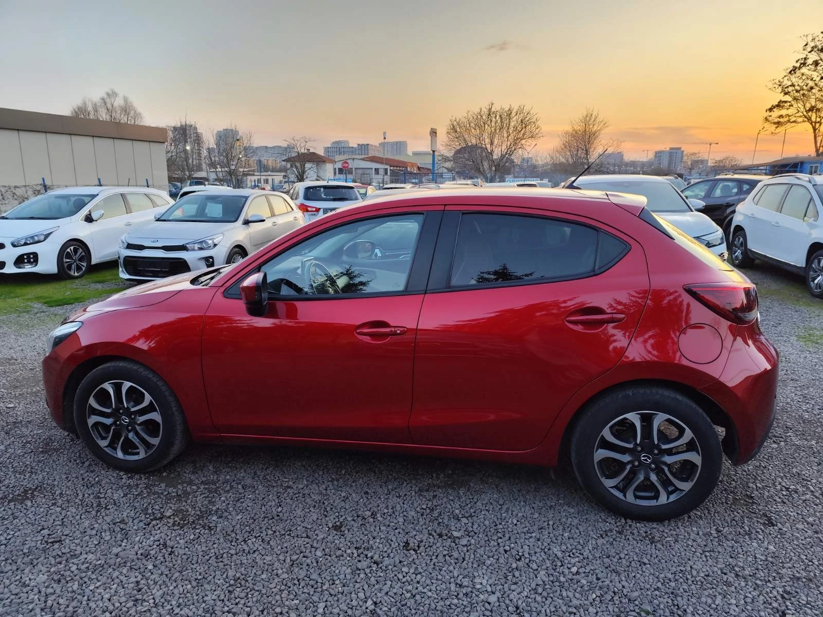 Mazda 2 1.5i16V Skyactiv-G Revol.Drive90PS - изображение 3