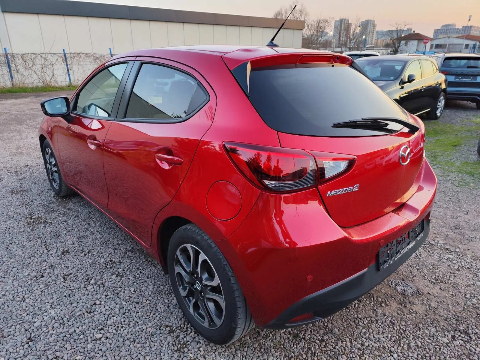 Mazda 2 1.5i16V Skyactiv-G Revol.Drive90PS - изображение 4