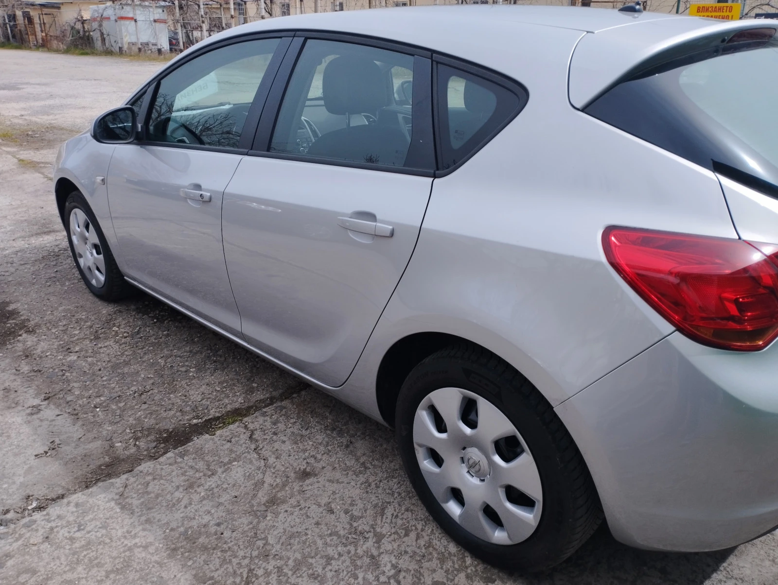 Opel Astra 1.4Газ/бензин 100к.с - изображение 5