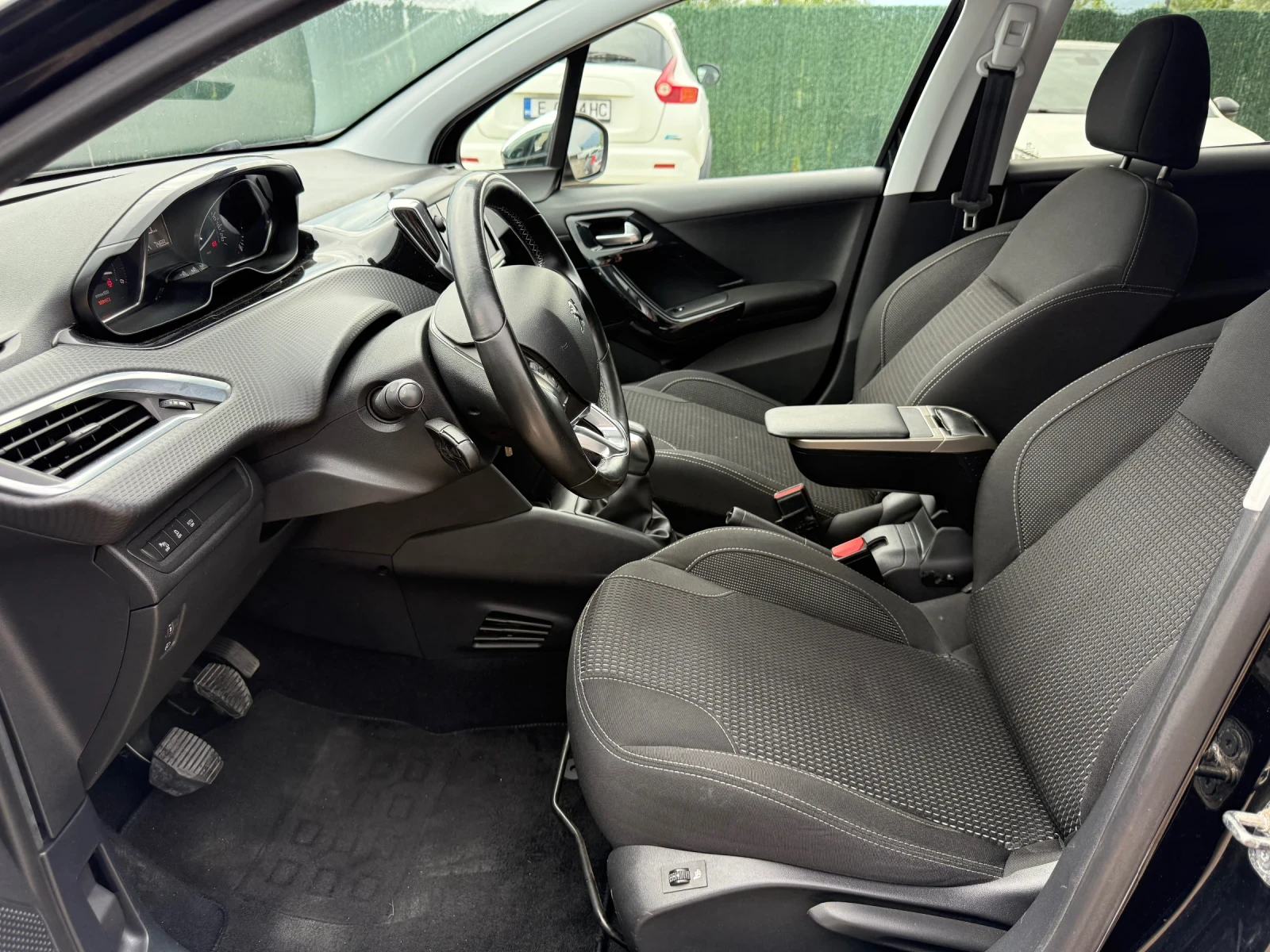 Peugeot 208 1.6D/100hp/NAVI/LED/EVRO6/ - изображение 10