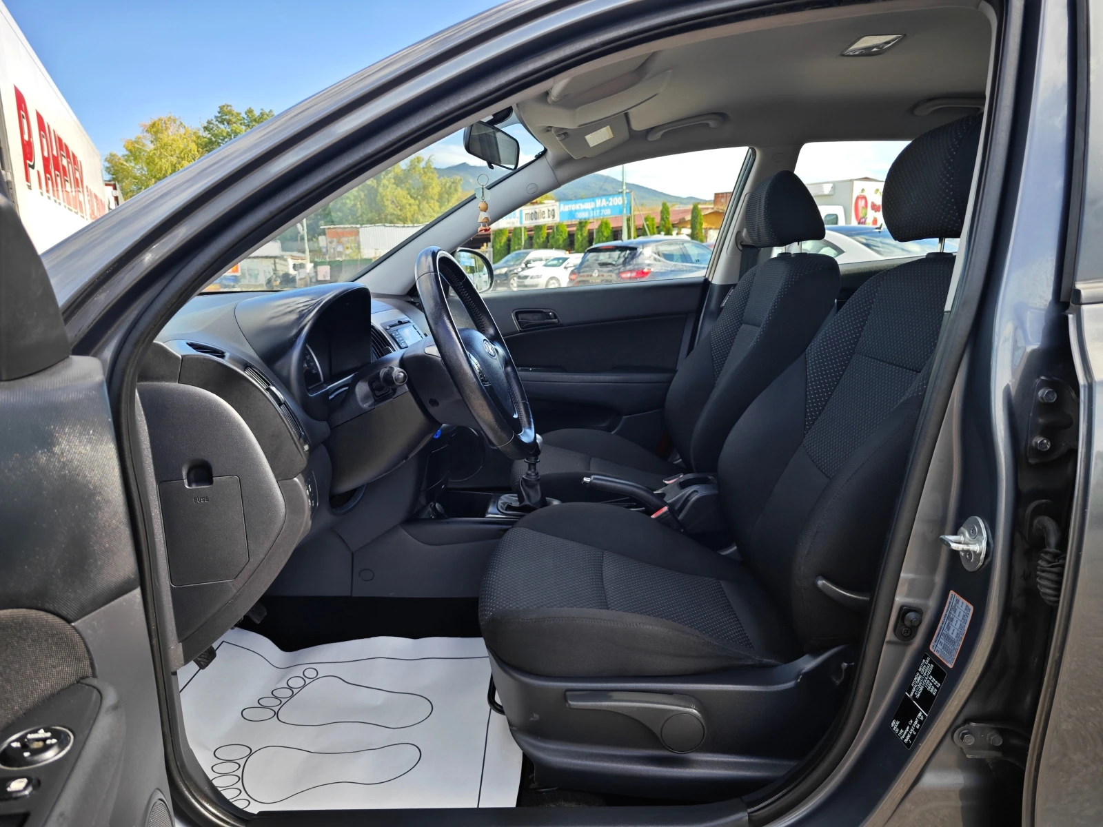 Hyundai I30 1, 4i - изображение 9