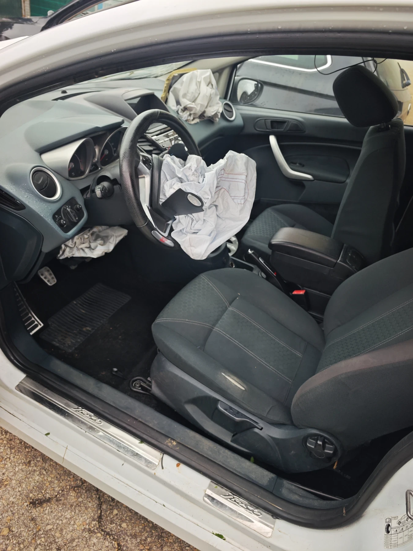 Ford Fiesta  - изображение 6