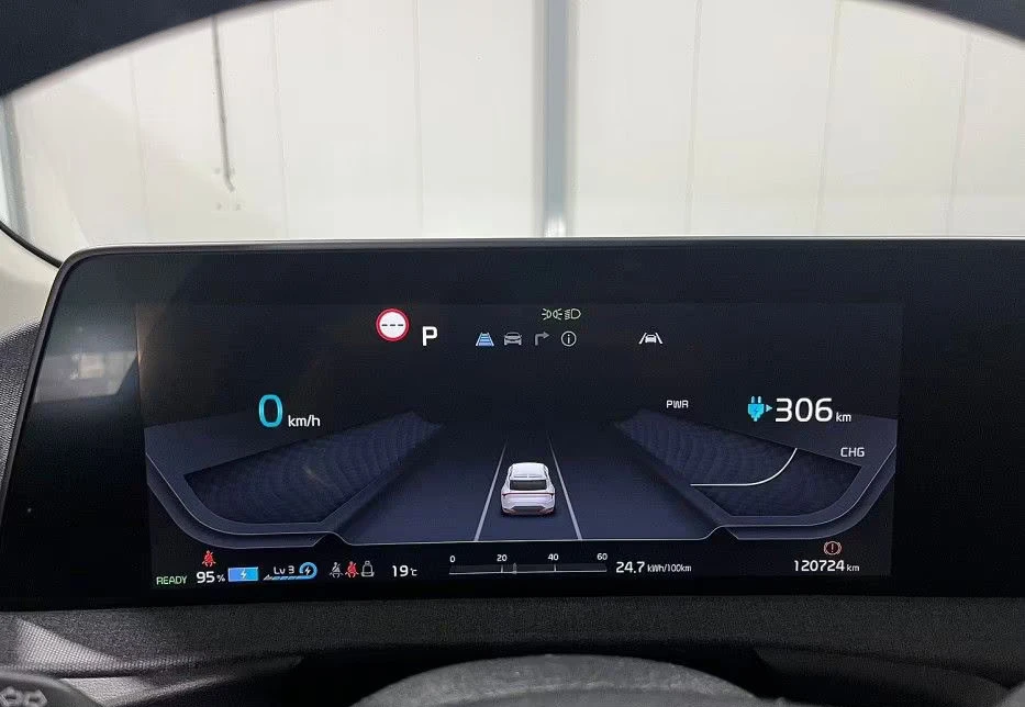 Kia EV6 2WD/170HP/CAM/NAVI/LED/KLESS/432g - изображение 9
