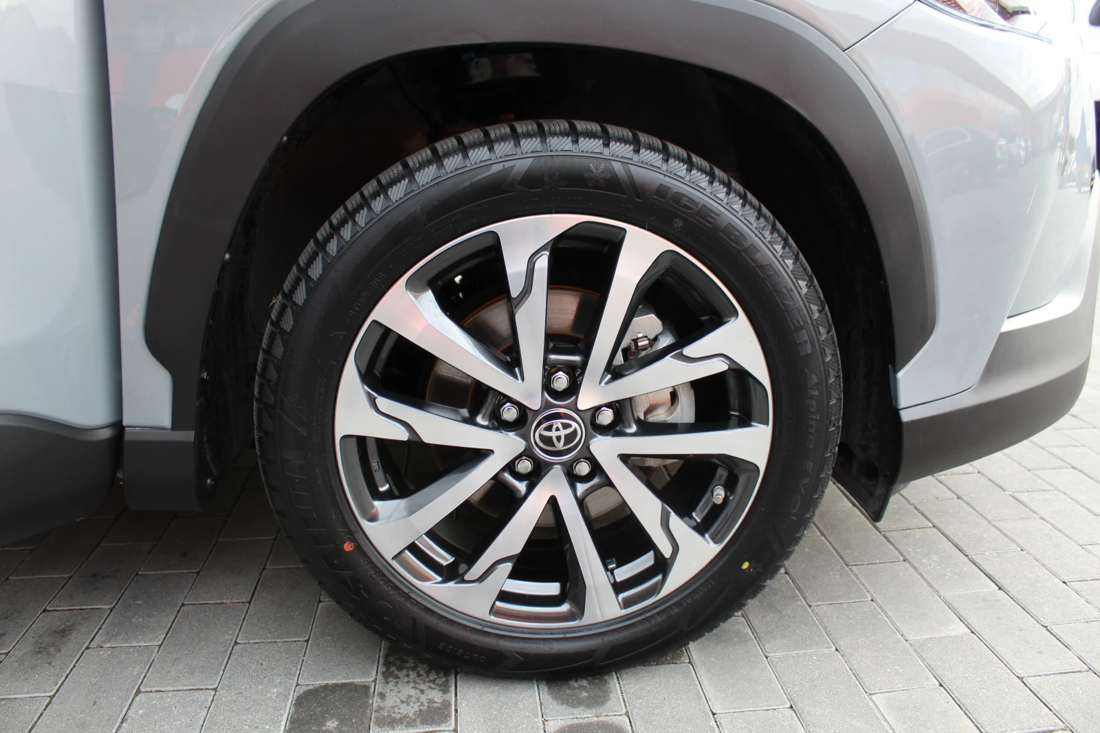 Toyota Corolla Cross 2.0 Hybrid New model Exclusive  | Mobile.bg   15