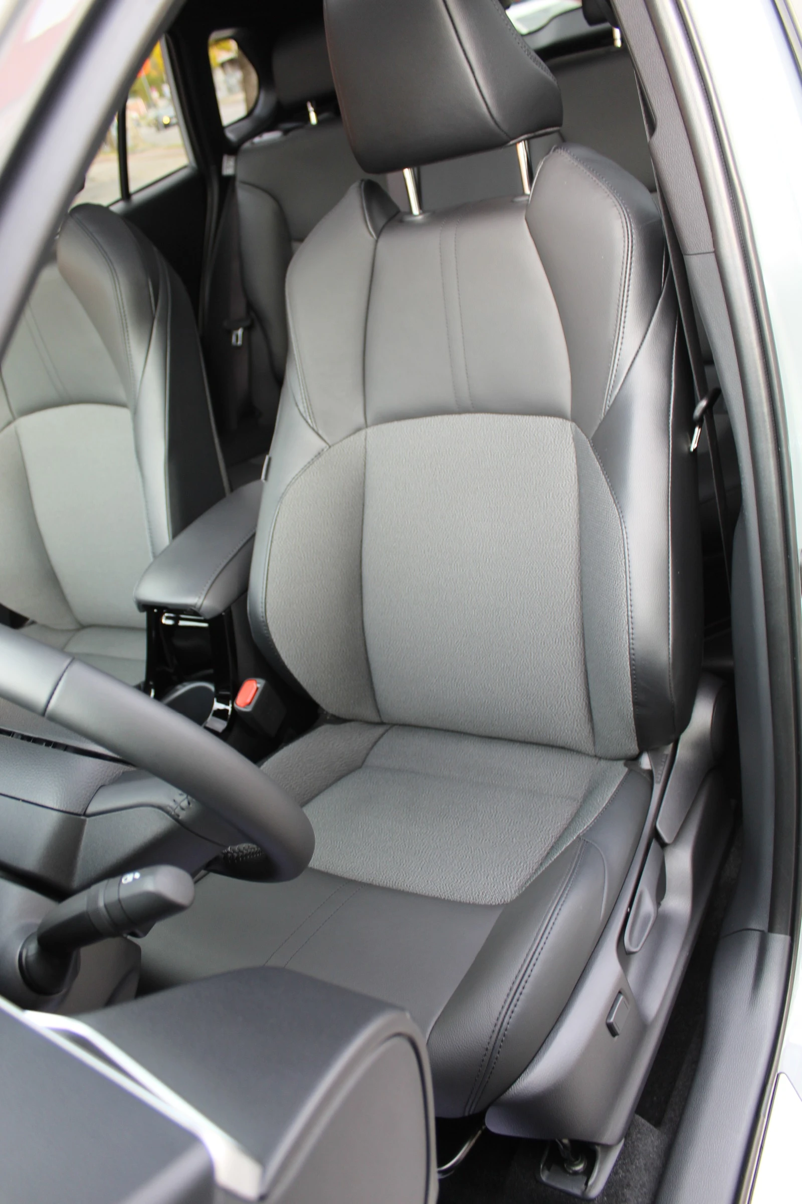 Toyota Corolla Cross 2.0 Hybrid New model Exclusive  | Mobile.bg   11