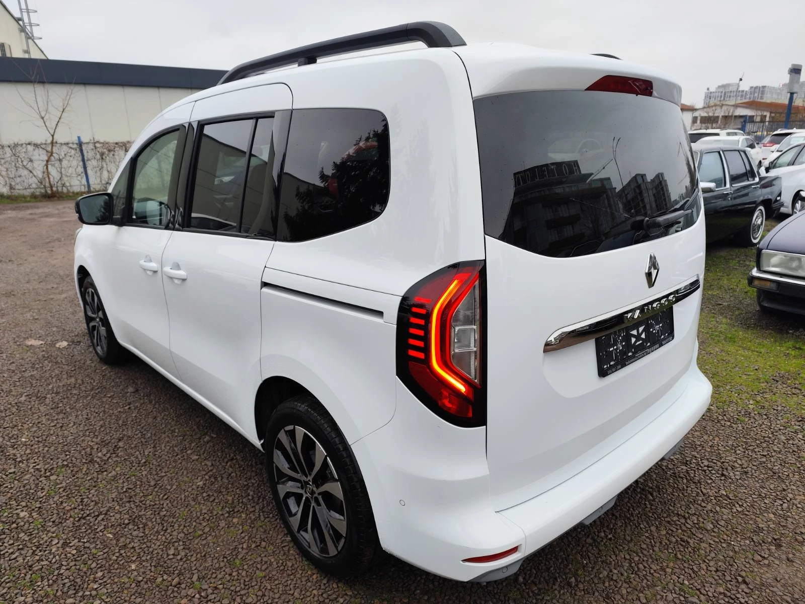 Renault Kangoo 1.3 TCe 130 Intens, 130 к.с - изображение 4