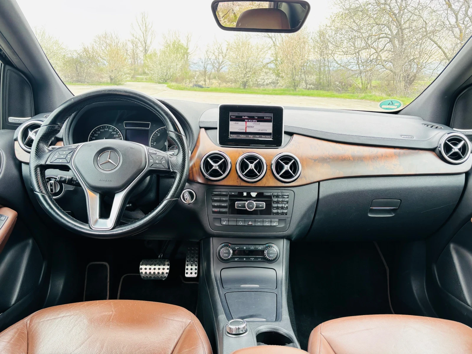 Mercedes-Benz B 200 AUTOMAT-7G, снимка 16 - Автомобили и джипове - 53403887