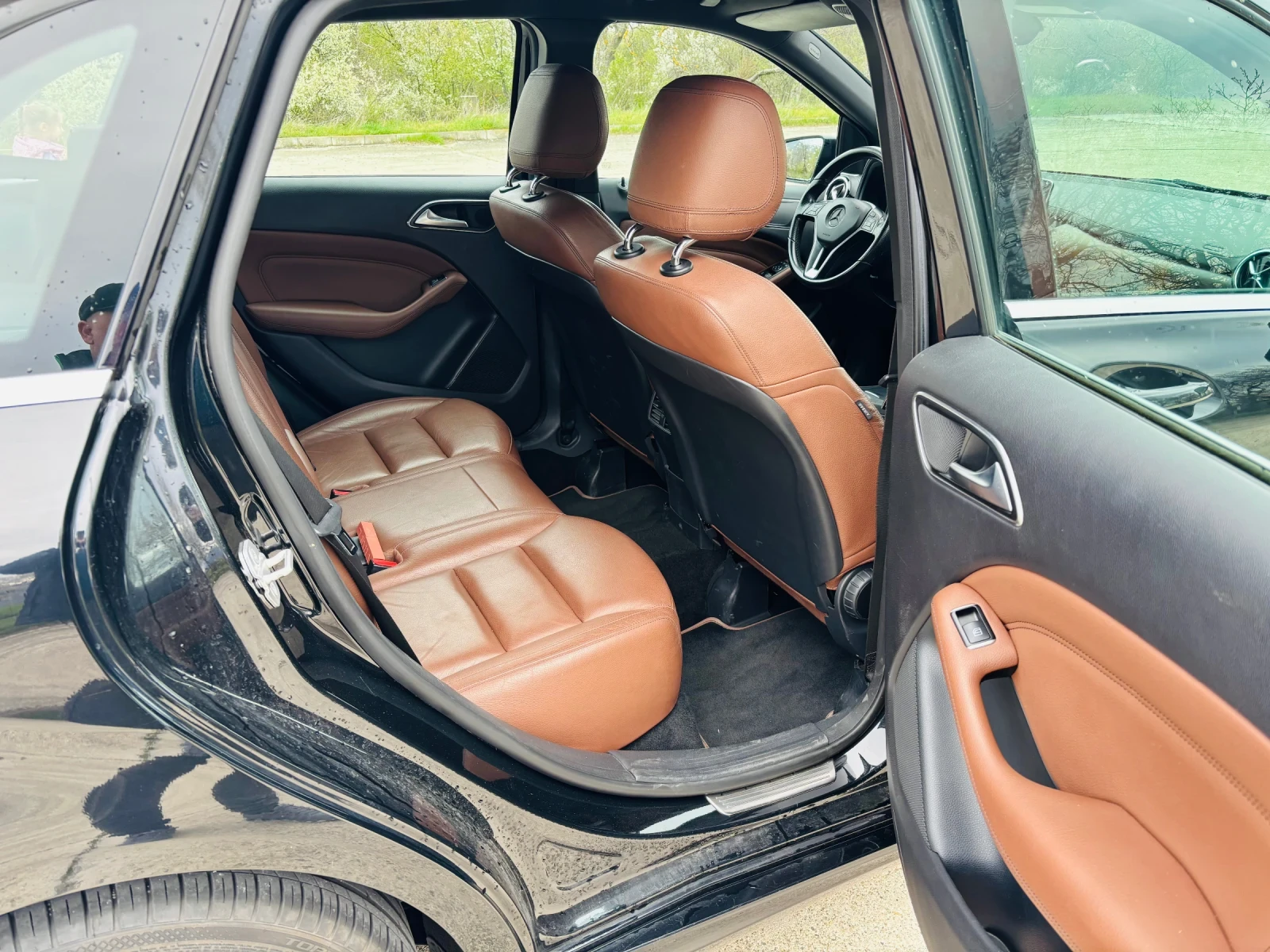 Mercedes-Benz B 200 AUTOMAT-7G, снимка 12 - Автомобили и джипове - 53403887