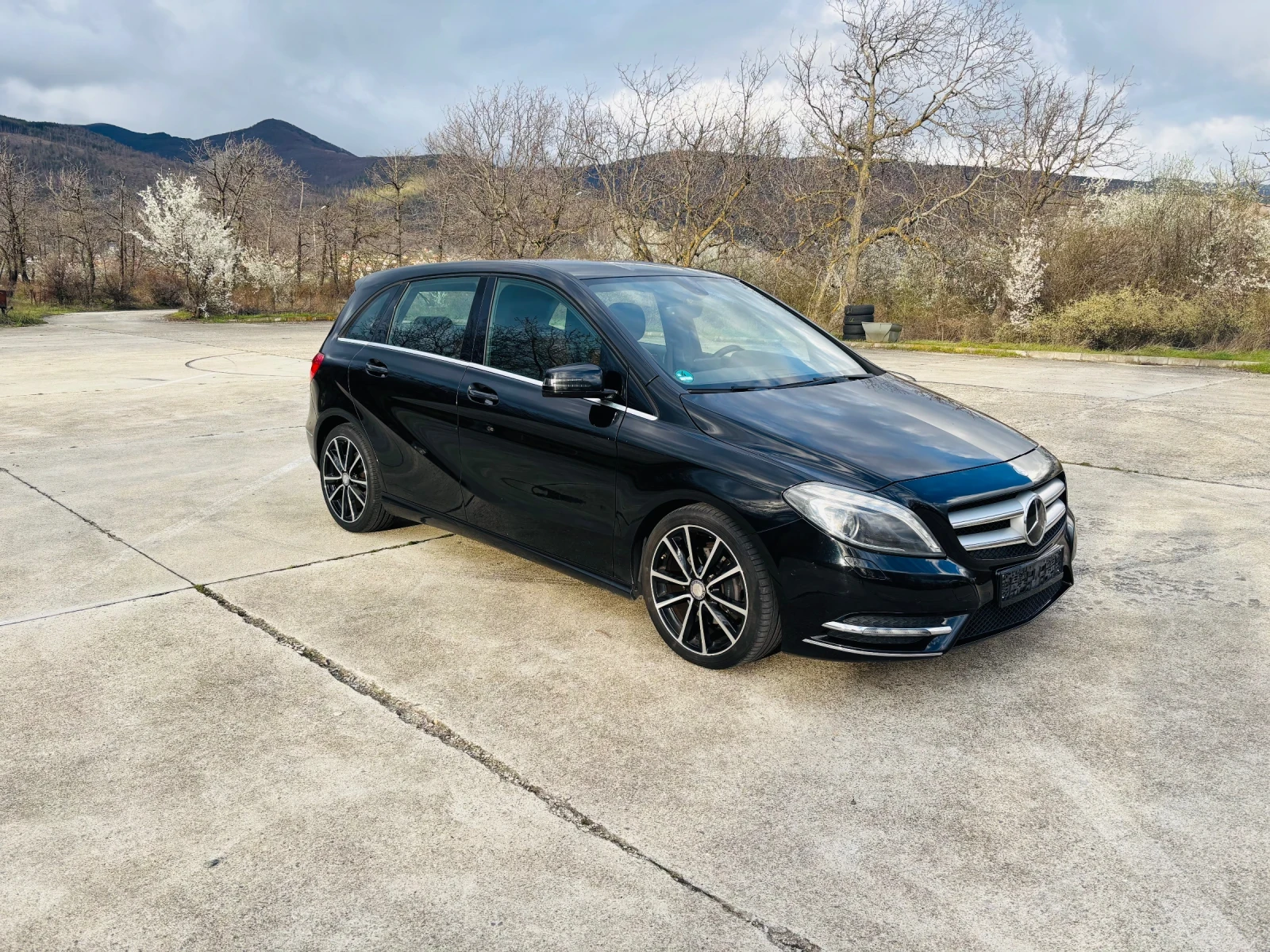 Mercedes-Benz B 200 AUTOMAT-7G, снимка 9 - Автомобили и джипове - 53403887