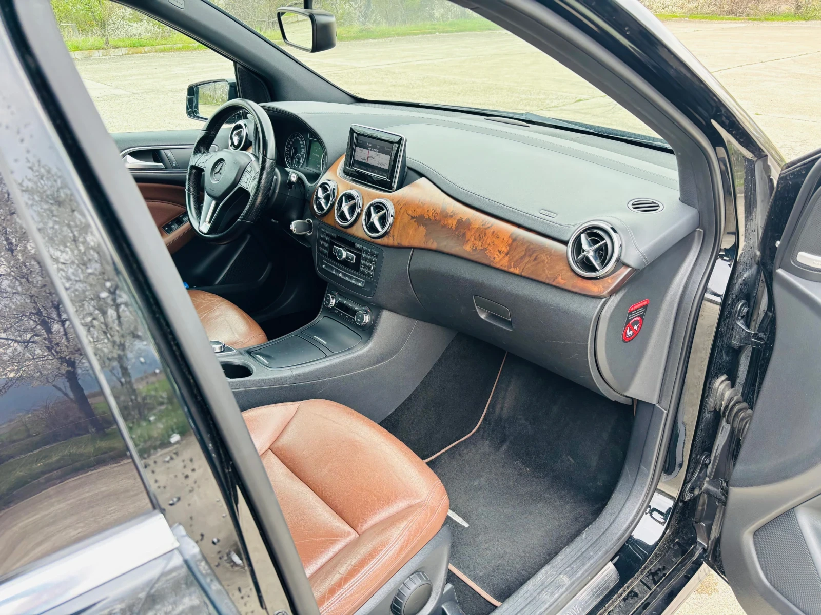 Mercedes-Benz B 200 AUTOMAT-7G, снимка 14 - Автомобили и джипове - 53403887
