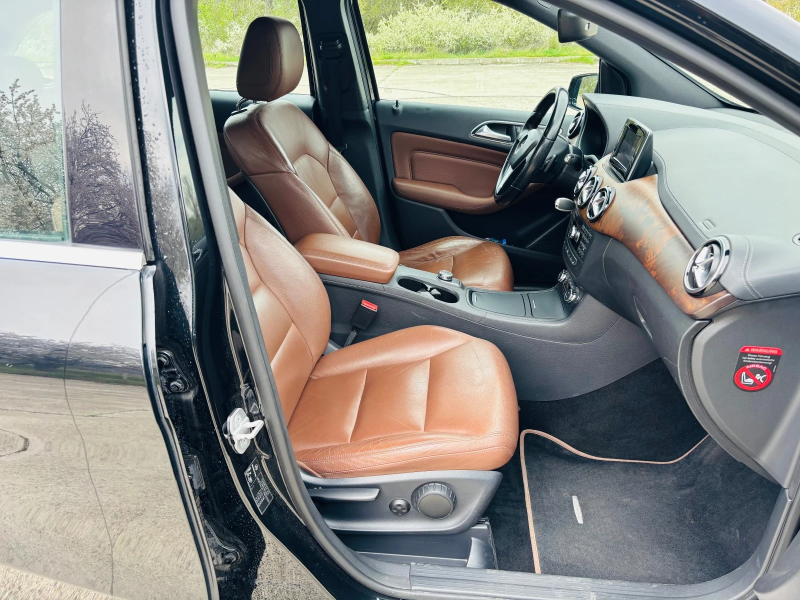 Mercedes-Benz B 200 AUTOMAT-7G, снимка 13 - Автомобили и джипове - 53403887