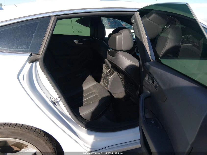 Audi A5 2l 2.0T Premium - изображение 8