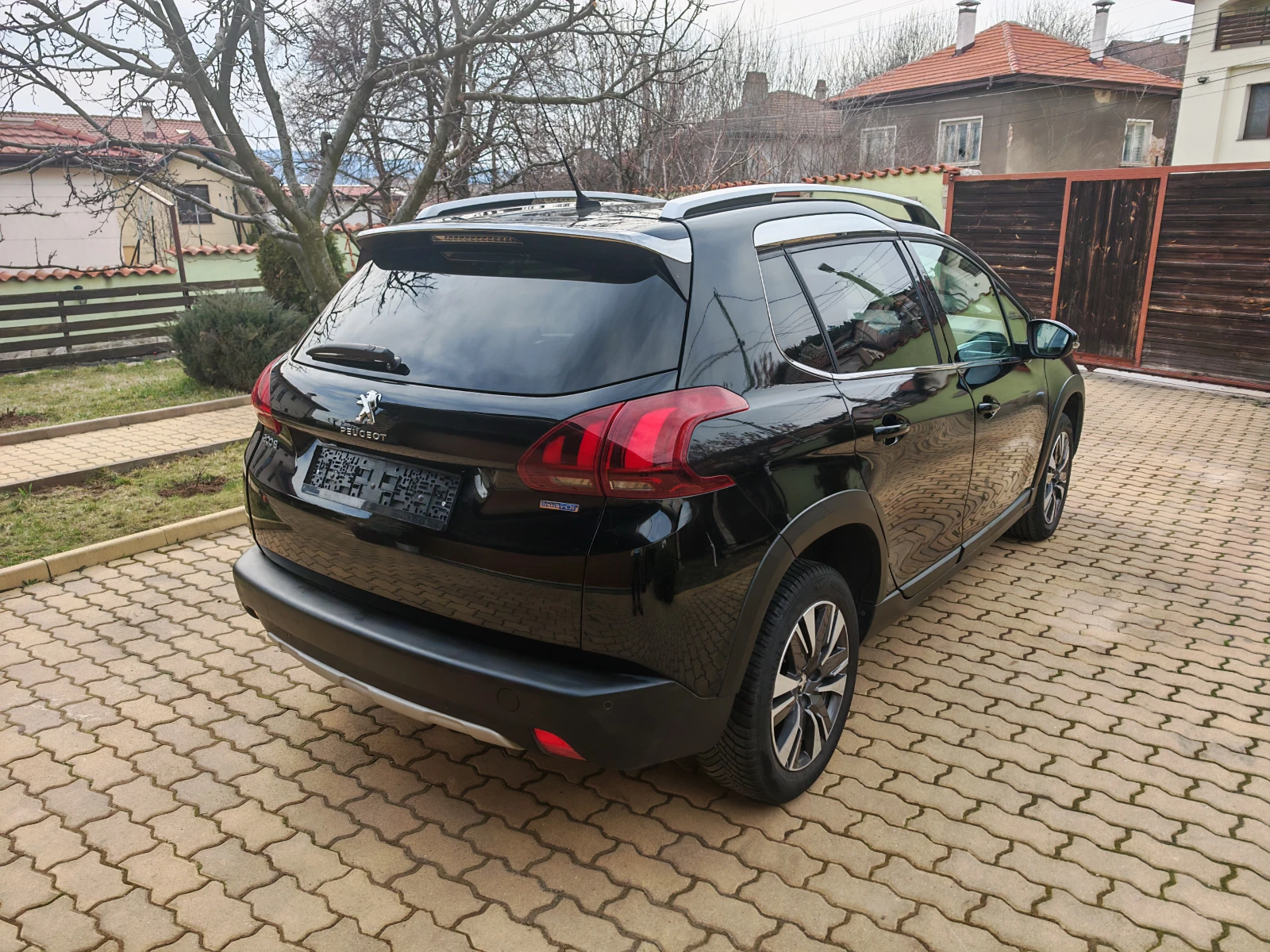 Peugeot 2008 1.6HDI-автоматик-новият модел!!!, снимка 4 - Автомобили и джипове - 53721742
