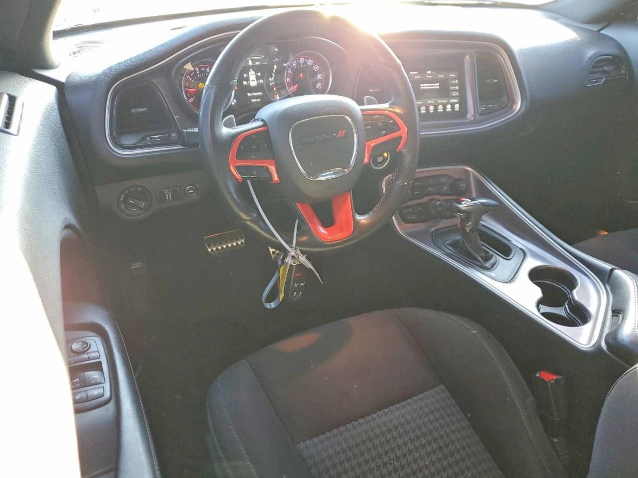 Dodge Challenger 5.7 HEMI V8| ПОДГРЕВ| REMOTE START| ОЧАКВАН ВНОС, снимка 6 - Автомобили и джипове - 53785588