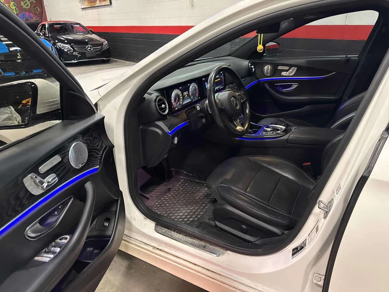 Mercedes-Benz E 400 4MATIC/BURMESTER/ПАНОРАМА/АМБИЕНТНО, снимка 7 - Автомобили и джипове - 54077881