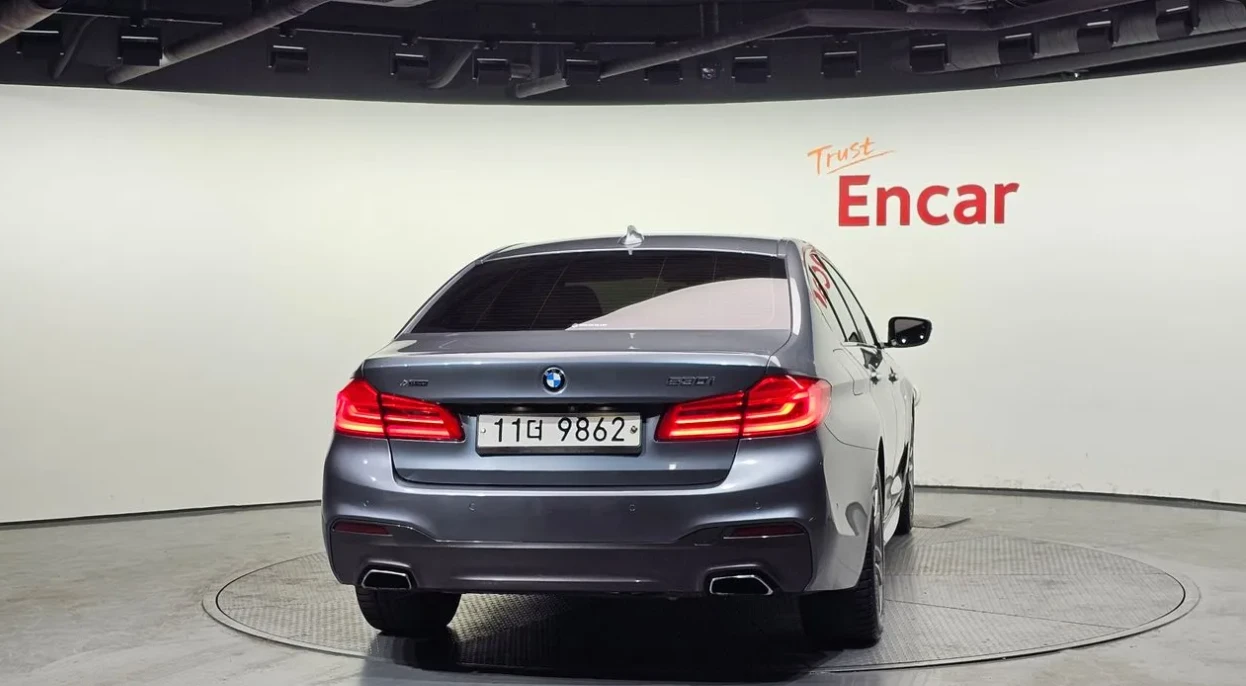 BMW 530 i xDrive M Sport Plus, снимка 4 - Автомобили и джипове - 54479539