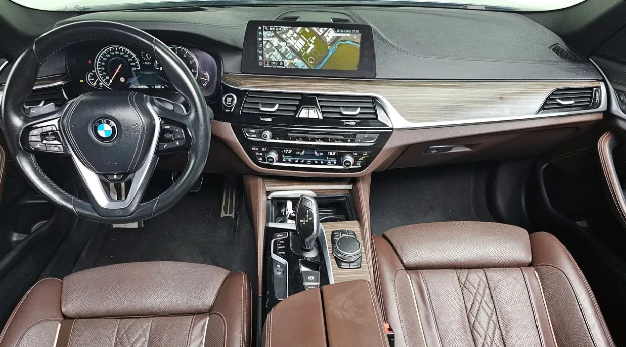 BMW 530 i xDrive M Sport Plus, снимка 6 - Автомобили и джипове - 54479539