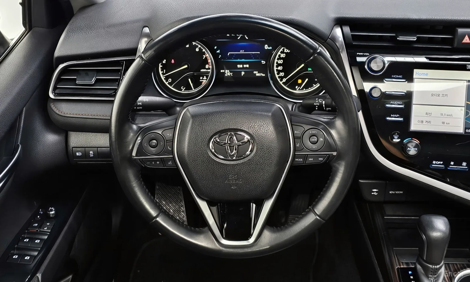 Toyota Camry, снимка 14 - Автомобили и джипове - 55185174