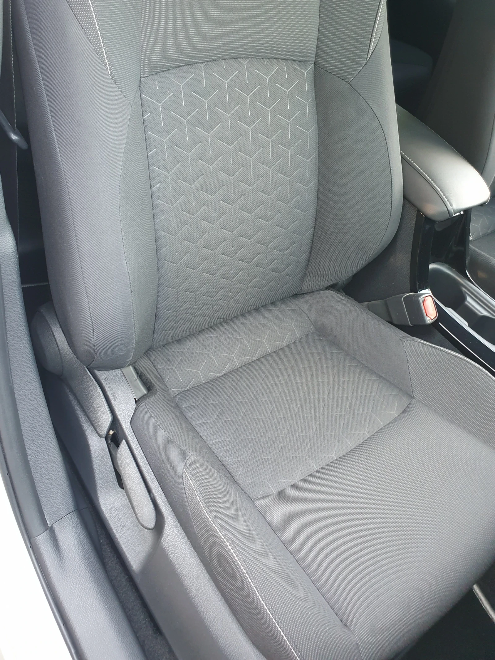 Toyota Corolla 1.8Hubrud  AUT LED NAVI KAMERA PODGREV | Mobile.bg � ����������� 9