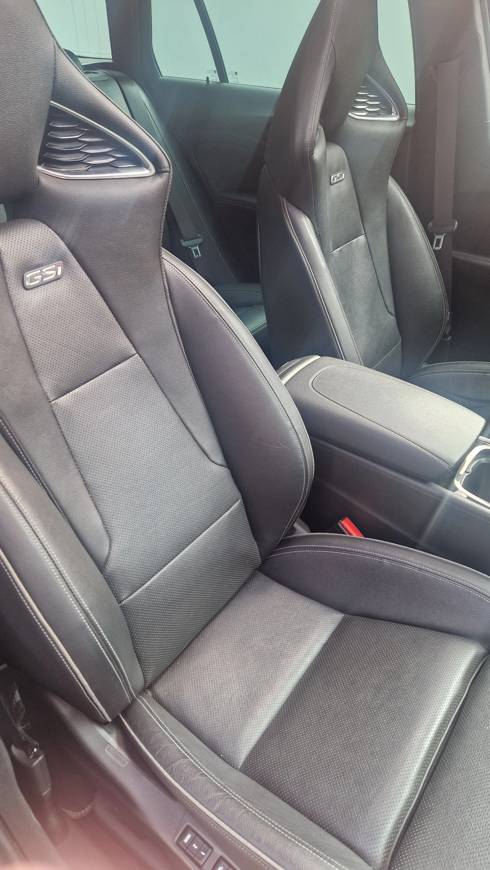 Opel Insignia 2.0BiTdi 4x4 GSI, снимка 8 - Автомобили и джипове - 55884114