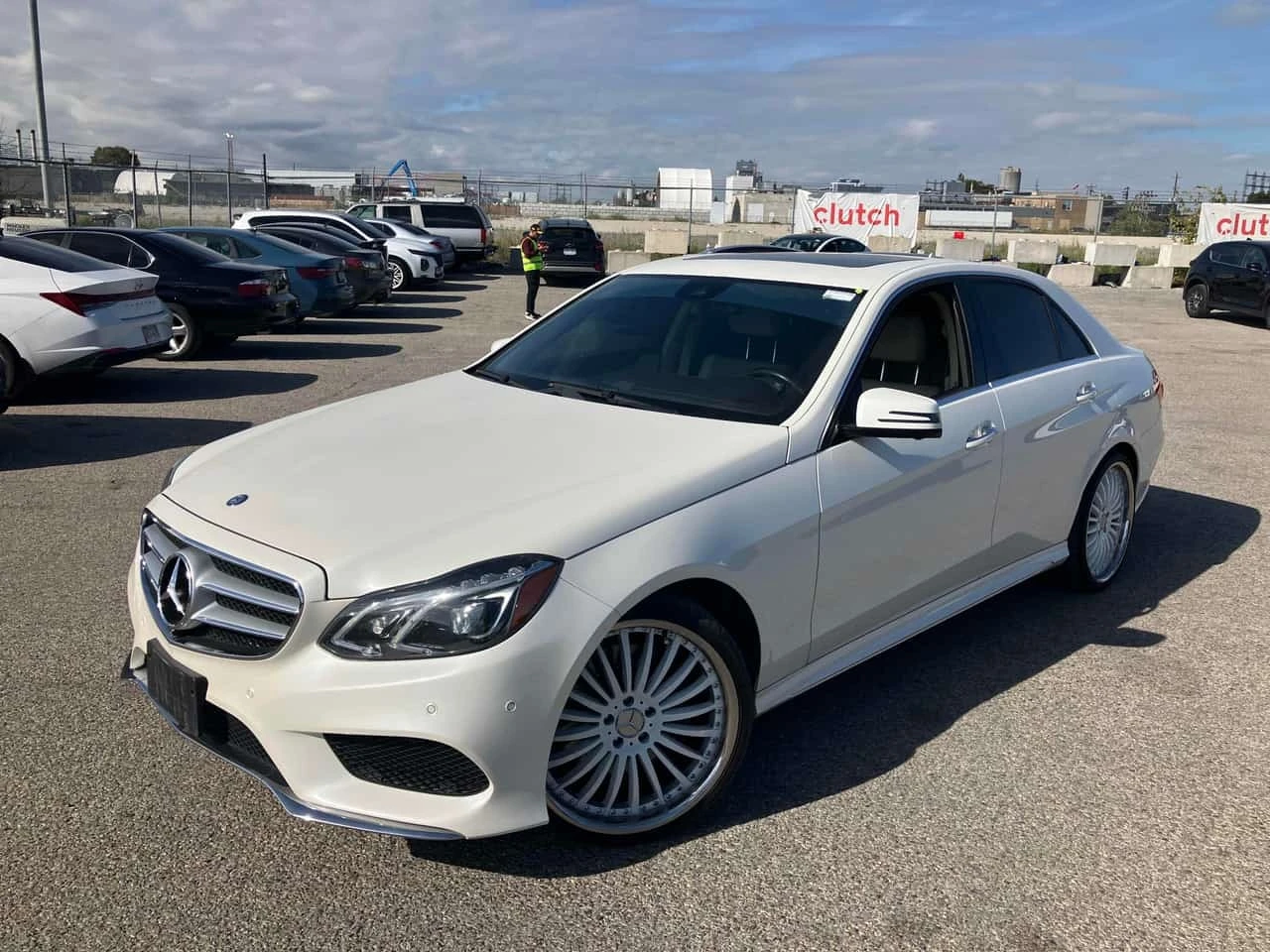 Mercedes-Benz E 350 * 4dr Sdn 4MATIC * CARFAX * 