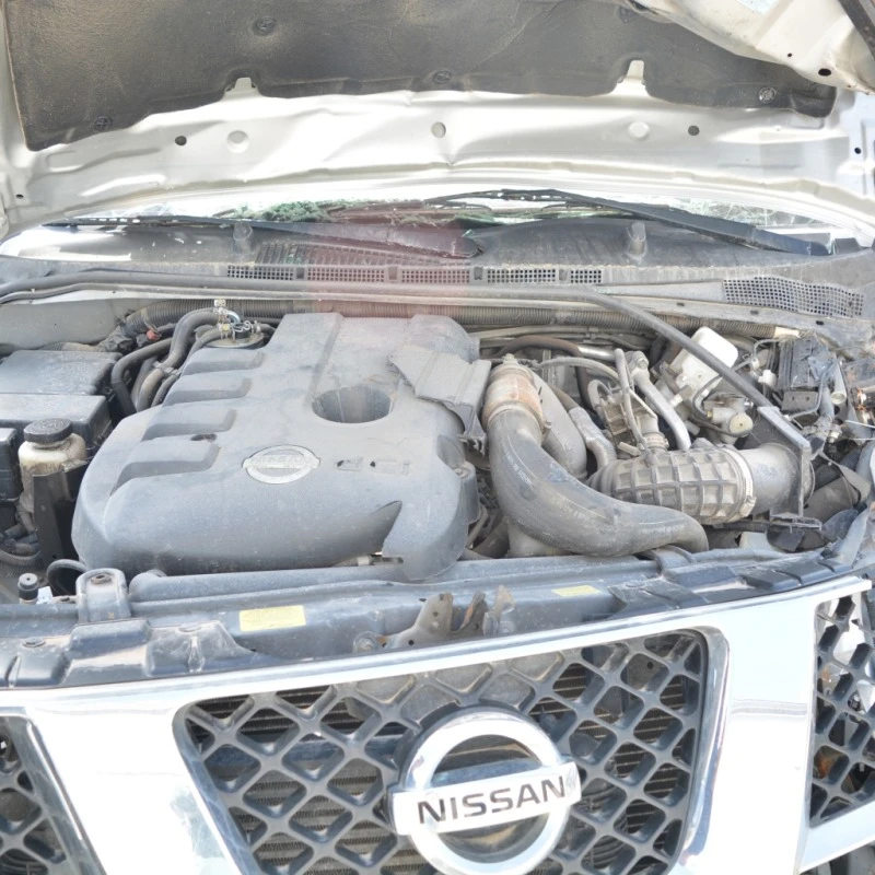 Nissan Navara 2.5 DCI, снимка 7 - Автомобили и джипове - 36713212