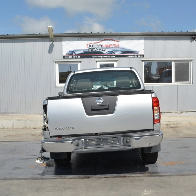 Nissan Navara 2.5 DCI, снимка 4 - Автомобили и джипове - 36713212