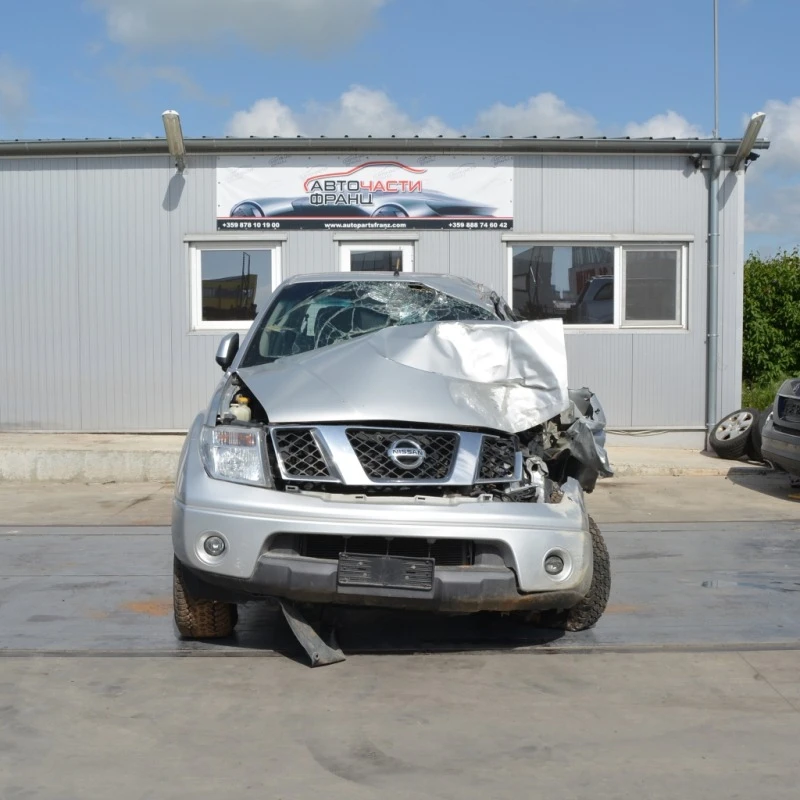 Nissan Navara 2.5 DCI, снимка 1 - Автомобили и джипове - 36713212