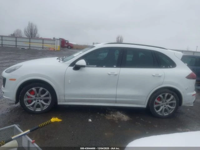 Porsche Cayenne GTS, снимка 2 - Автомобили и джипове - 52736475