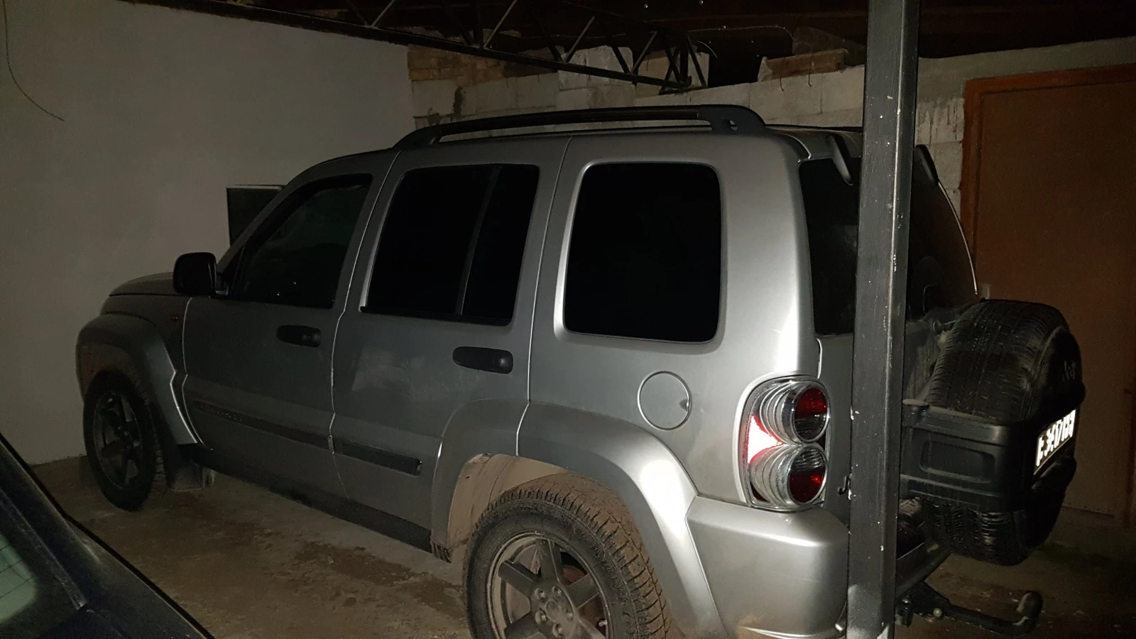 Jeep Cherokee KJ 2.8 CRDI - изображение 2