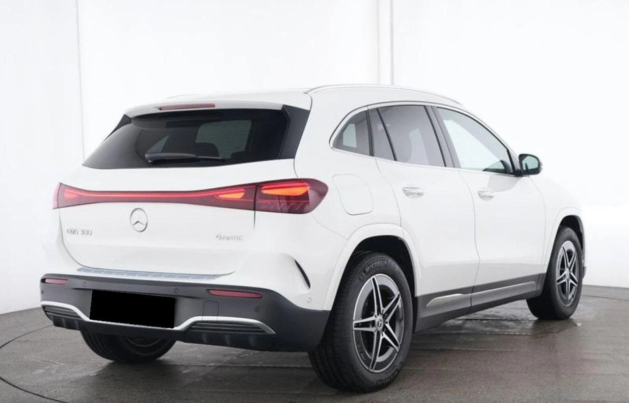 Mercedes-Benz EQA 300* 4M* AMG* PANO* DISTR*  - изображение 2