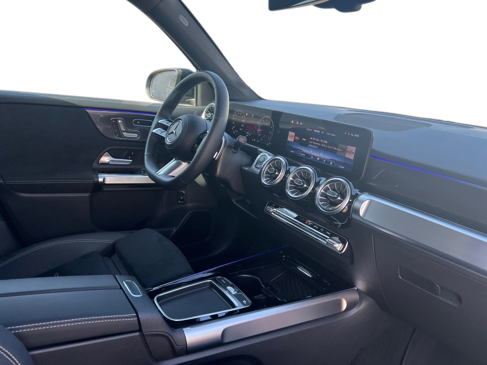 Mercedes-Benz GLB 220 4MATIC 6+ 1, снимка 9 - Автомобили и джипове - 53993480