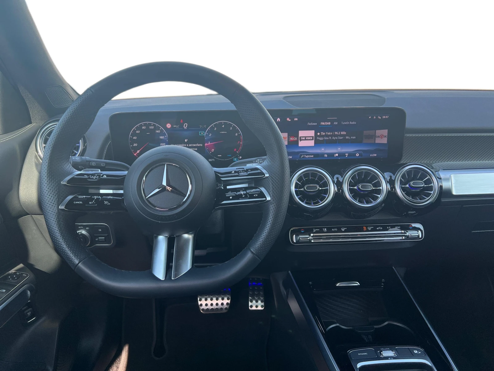 Mercedes-Benz GLB 220 4MATIC 6+ 1, снимка 7 - Автомобили и джипове - 53993480