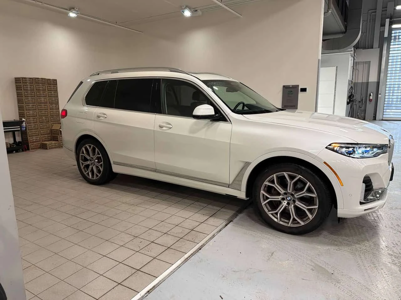 BMW X7 * xDrive40i * CARFAX * HARMAN * ПРЕДСТАВИТЕЛСТВО, снимка 3 - Автомобили и джипове - 54881640