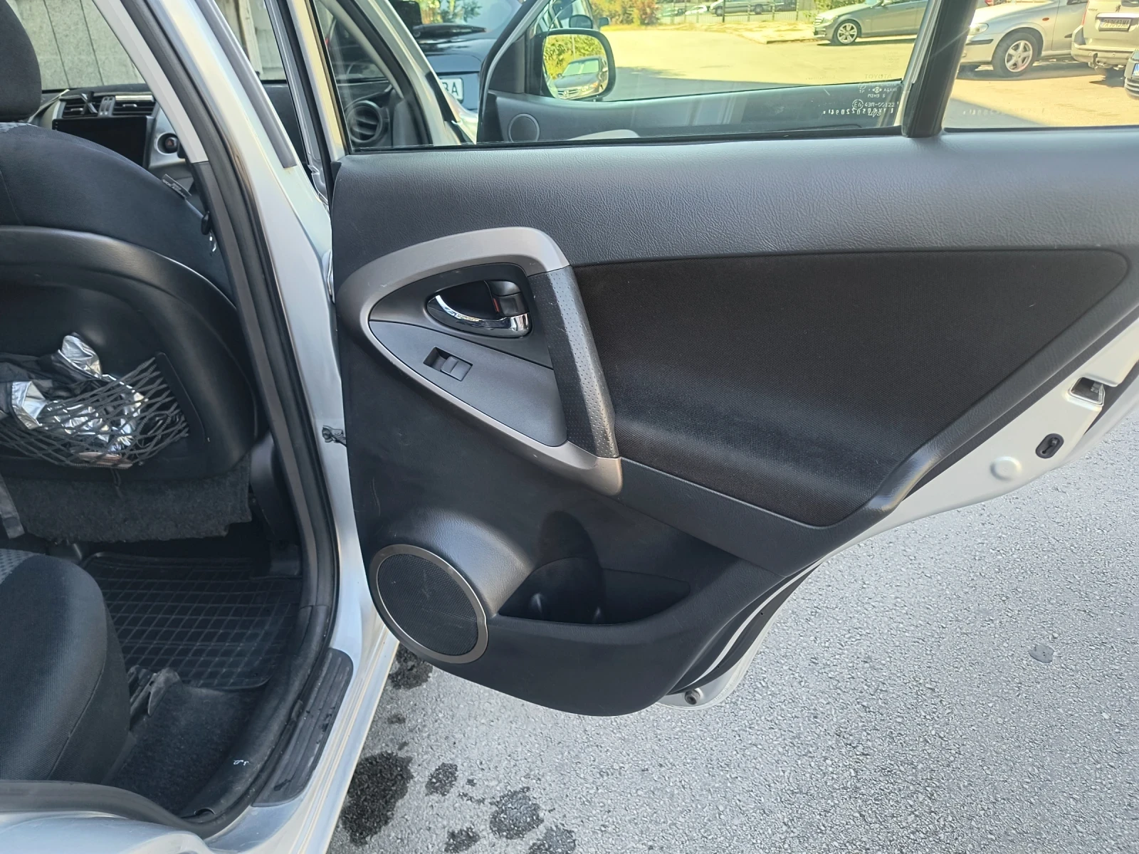 Toyota Rav4, снимка 12 - Автомобили и джипове - 56068882