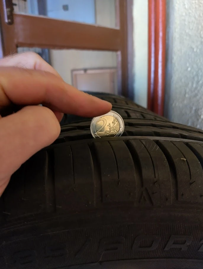 Гуми Летни 185/60R14, снимка 2 - Гуми и джанти - 54429441